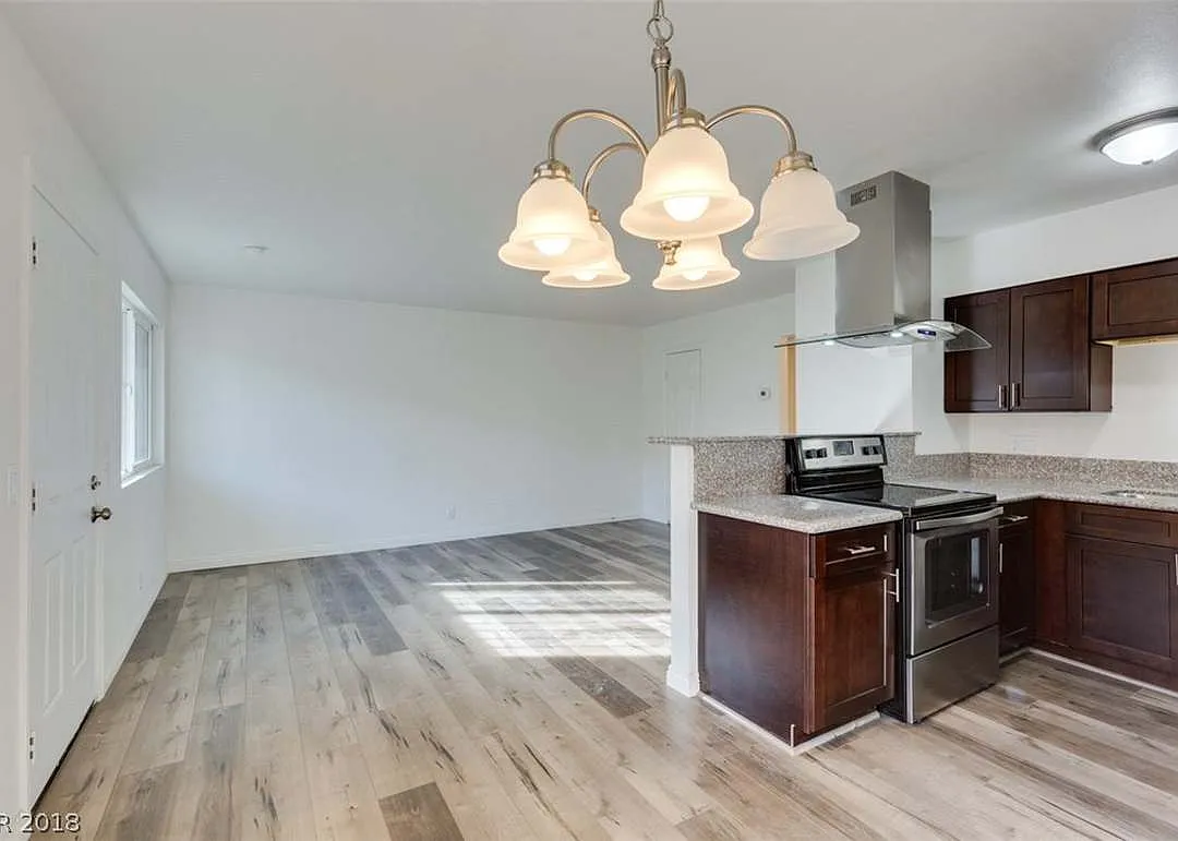2 bed, 714 sqft, $1,200 — Photo 3