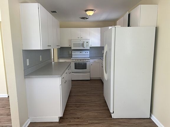 4th image of 3605 W Leila Ave