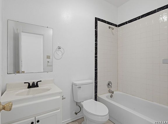 4th image of 1706 W Craig Pl #4