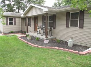 2411 Hanging Rock Rd, Flora, IL 62839