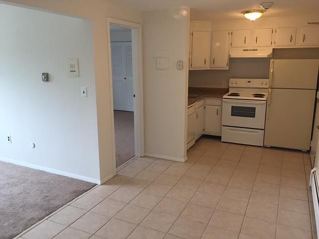 1st image of 517 Hancock St APT 33