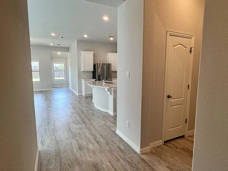 447 Prairie View Dr — Photo 19