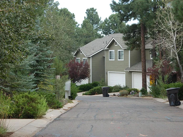 2141 S Linmar Ct — Photo 2
