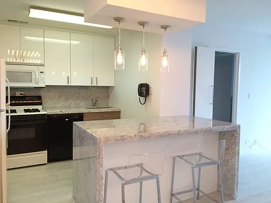 Rented by Keller Williams NYC | media 27