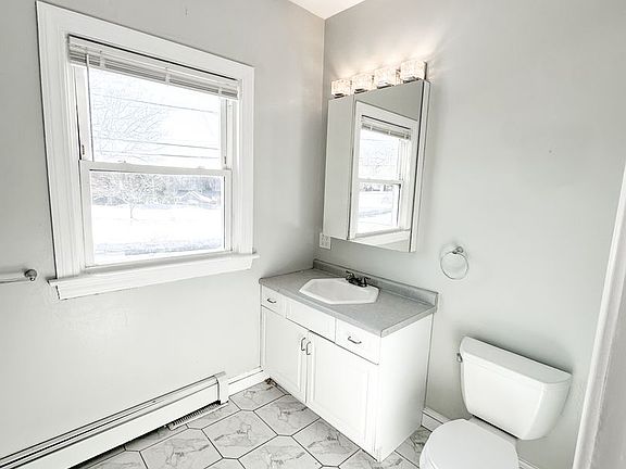 5th image of 1559 Smith St #2