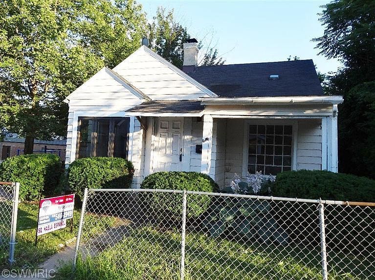 1st image of 648 Cordelia St SW
