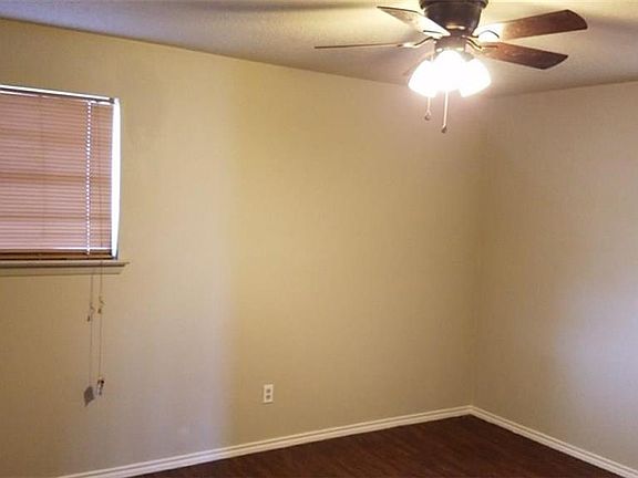 4th image of 501 SE 27th Ave