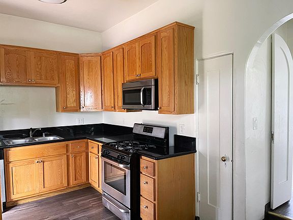 5th image of 1100.5 S Cloverdale Ave #1100.5