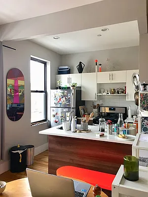 Rented by Manhattan Management LLC | media 52