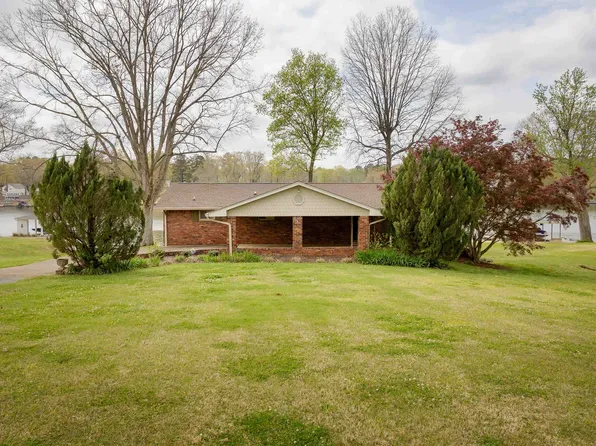 1560 Lakewood Dr, Muscle Shoals, AL 35661