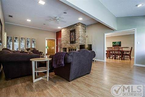 4th image of 10031 Apple Creek Dr
