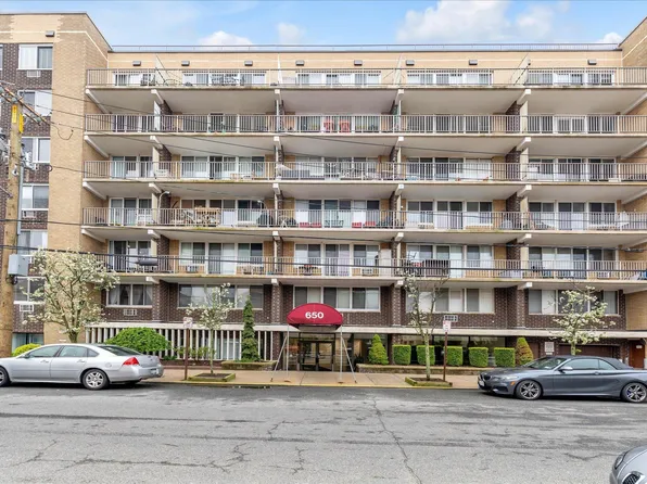 650 Shore Road #5N, Long Beach, NY 11561