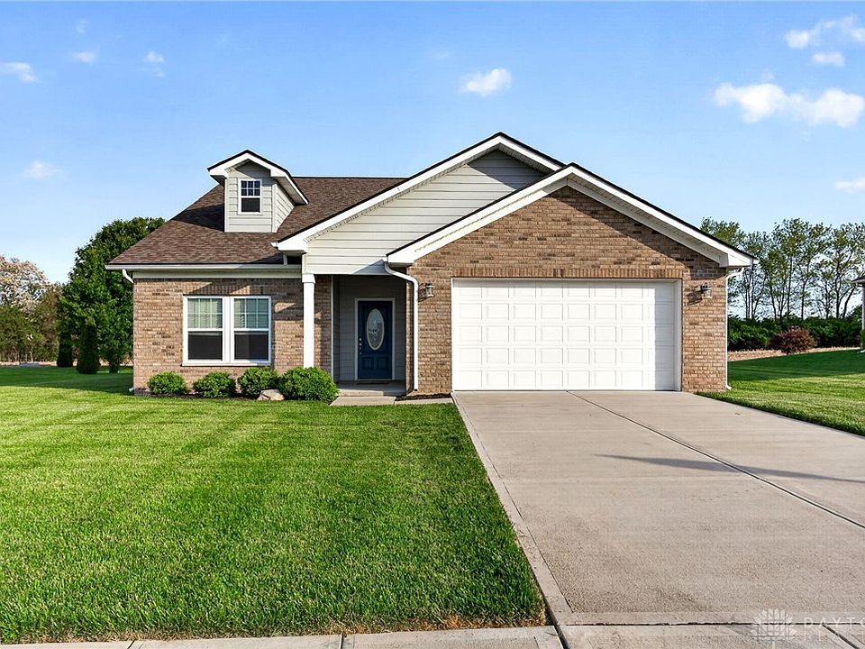 1st image of 567 Golden Maple Ave