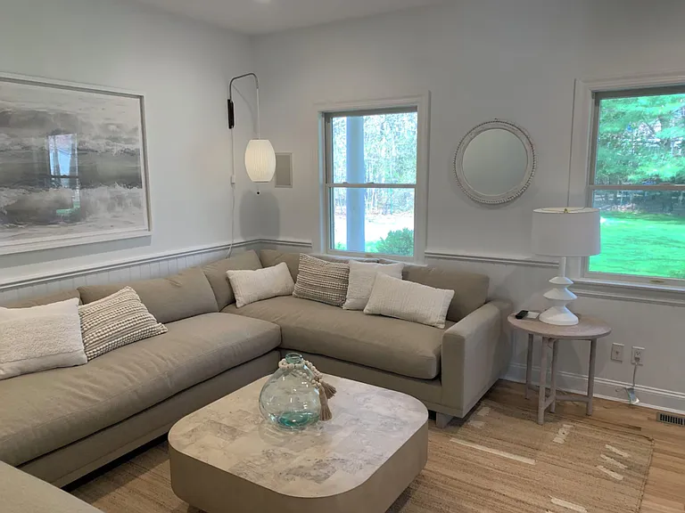 16 Bennett Dr — Photo 5