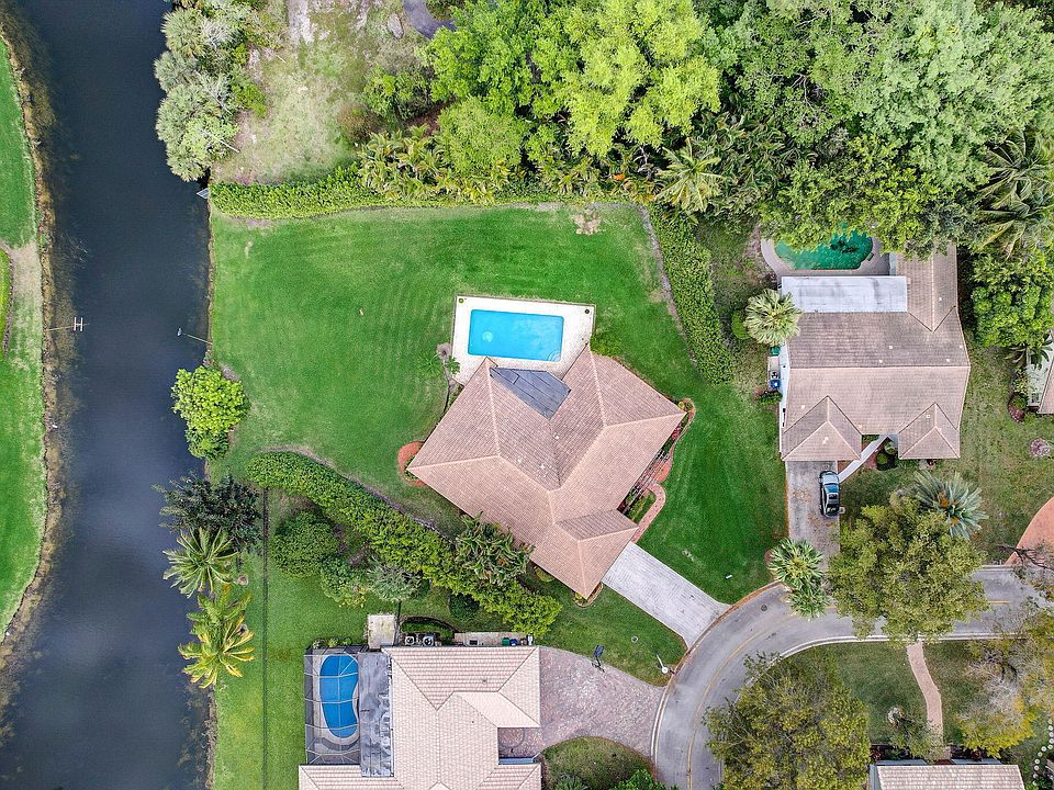 1st image of 10891 NW 10th Place