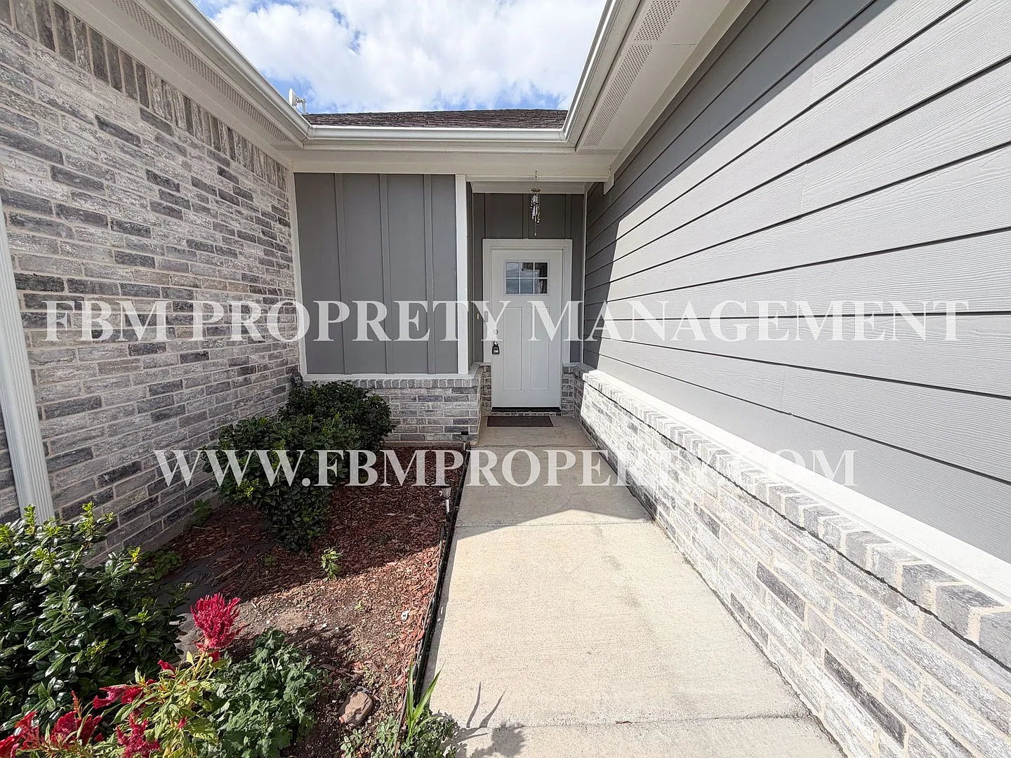 3708 Skylane Ave - Cozy 3 Bedroom, 2 Bathroom Home in Corsicana, TX! — Photo 3