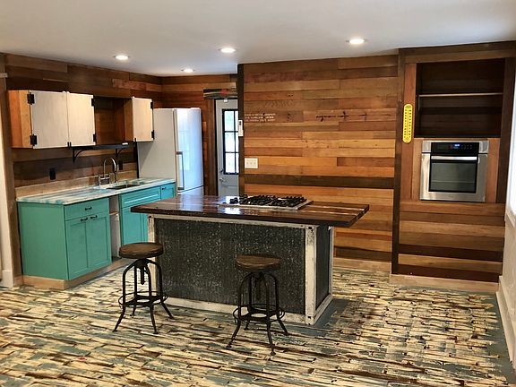 4th image of 851 E 4th Ave