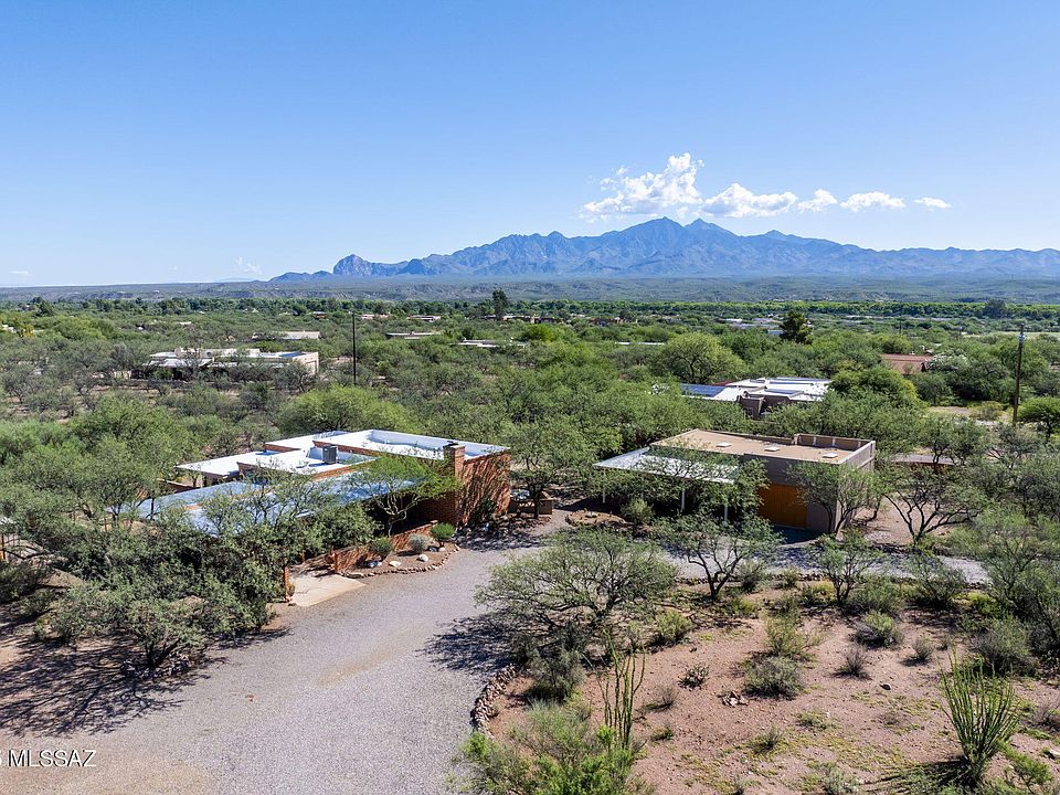 1st image of 18 Piedra Dr