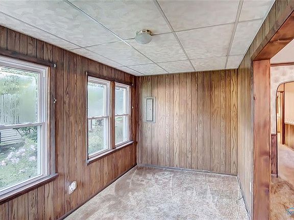 5th image of 121 Leroy Ave