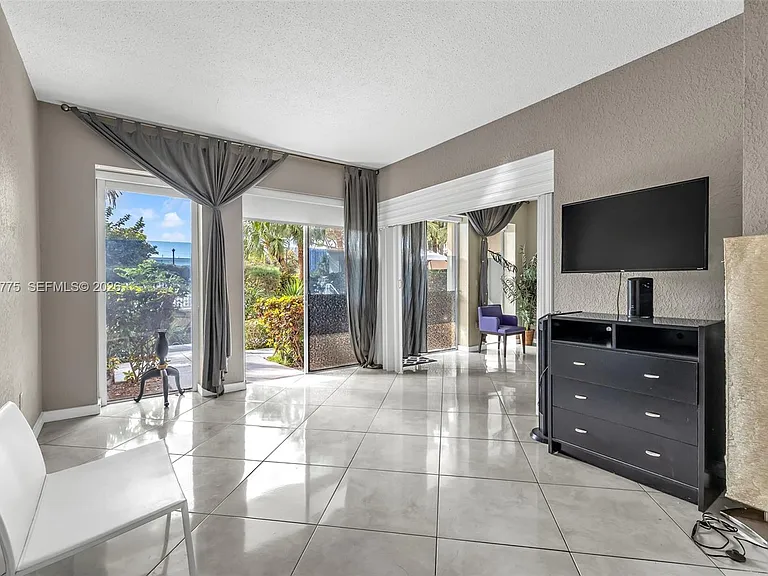 11111 Biscayne Blvd #116 — Photo 3