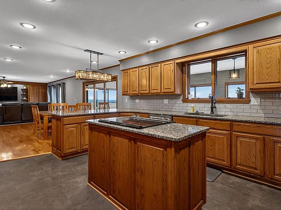 3rd image of 21830 P Rd