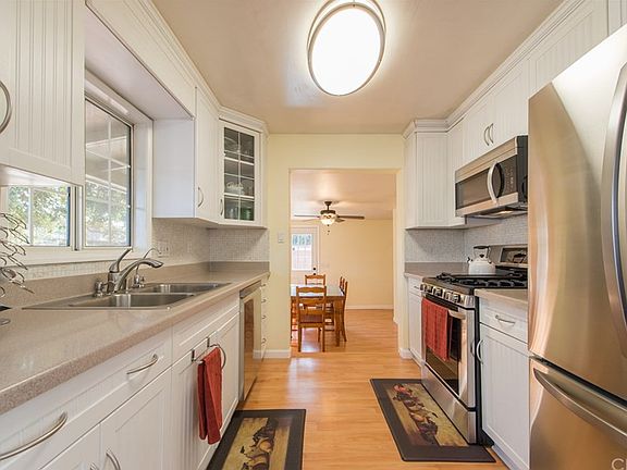 3rd image of 705 N Greenwich Dr