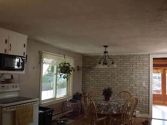 5th image of 13 Woodlawn Dr