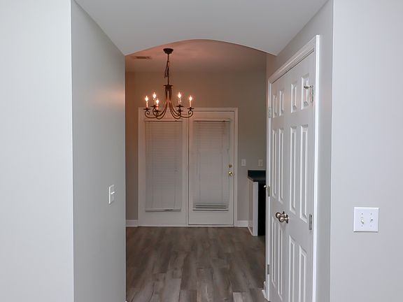5th image of 105 4th Ave APT 202