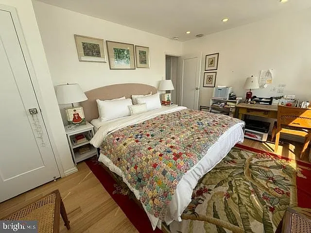 2 bed, 892 sqft, $3,000 — Photo 2
