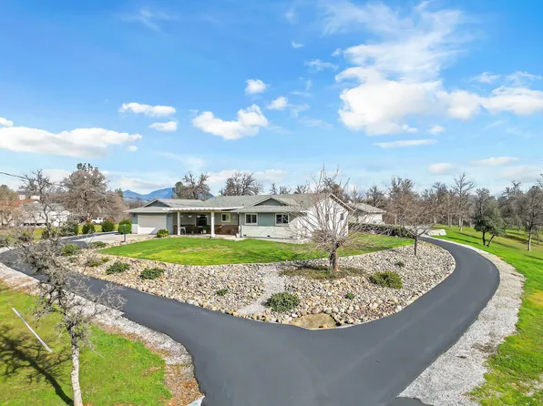 12249 Manzanoaks Dr, Redding, CA 96003