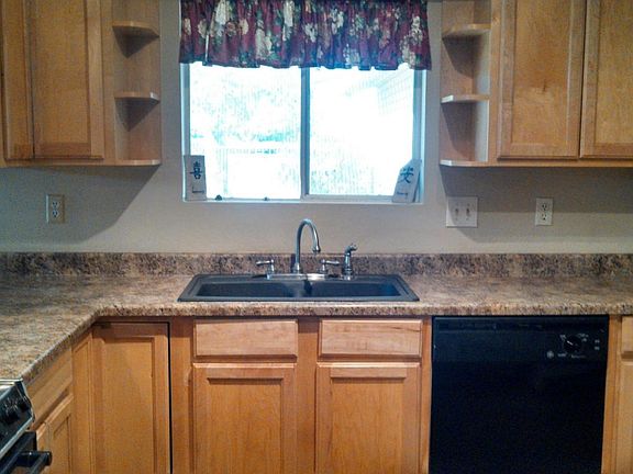 5th image of 8439 E Culver St