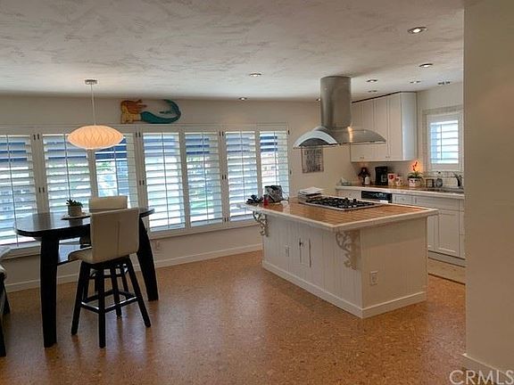 3rd image of 1168 E Ocean Blvd