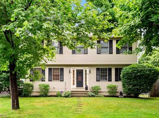5 Idlewood Ave, Dartmouth, MA 02747