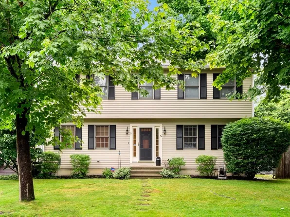 5 Idlewood Ave, Dartmouth, MA 02747