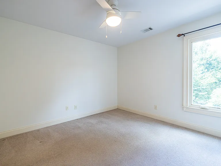 1040 Boulevard Dr NE — Photo 31