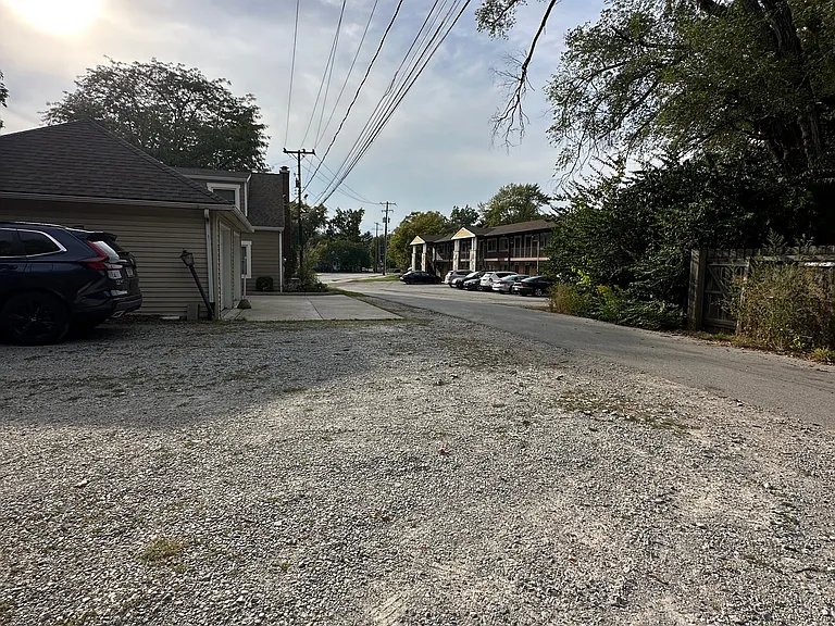 932 Robinson St — Photo 30