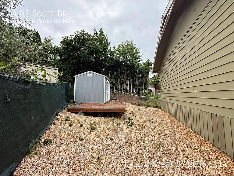 64 NE Scott Dr — Photo 61