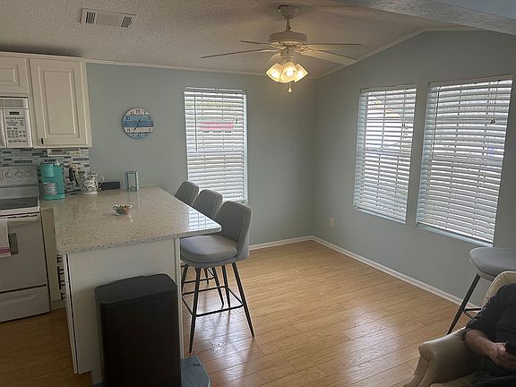 3rd image of 8532 Pepperwood Dr