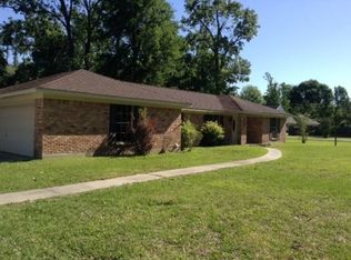 322 Pinemont Dr, Sour Lake, TX 77659