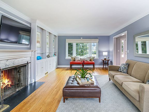 16 Devonshire Rd New Rochelle, NY ( 09 of 29).jpg