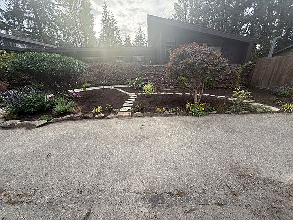 3rd image of 16121 3rd Ave NE Suite A