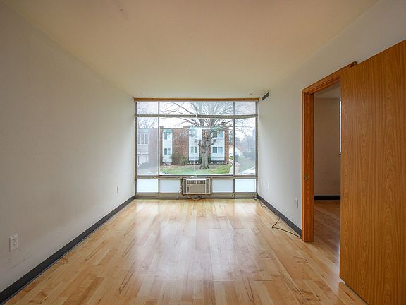 3rd image of 110 Dorsey St APT 105