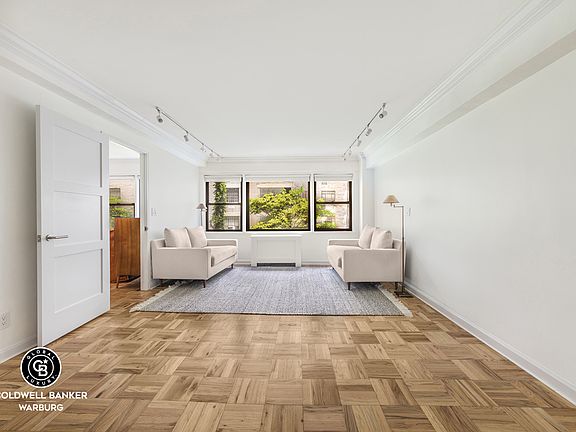 3rd image of 55 E 9th St APT 3C