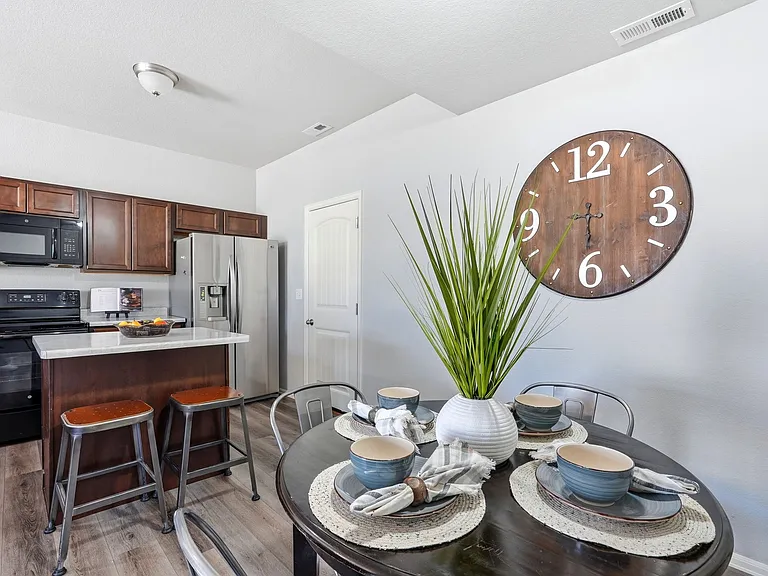 7375 Forest Meadows Ave — Photo 35