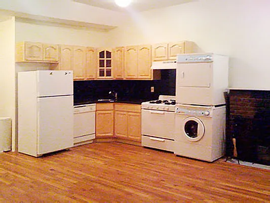 Rented by Awaye Realty Management LLC | media 32