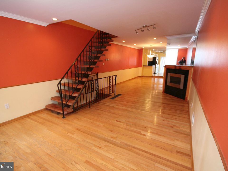 1st image of 2443 Montrose St