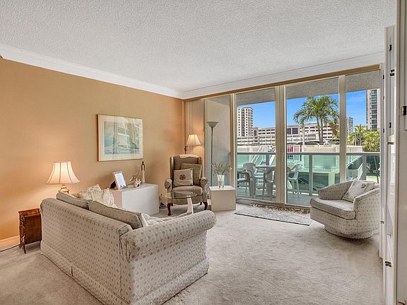 5th image of 100 Bayview Drive #230