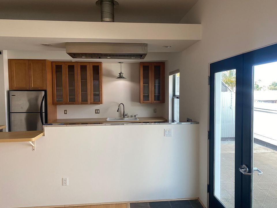 1st image of 4145 Portola Dr APT 206