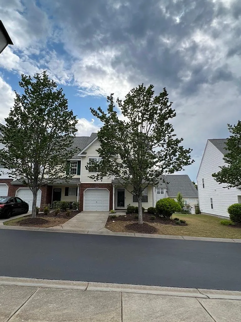 4530 Buckskin Ct — Photo 1