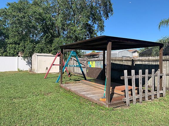 2nd image of 232 E Cedarwood Cir